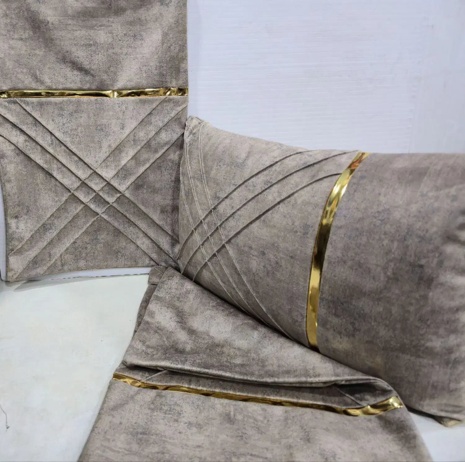 رو بالشت مبلی|رختخواب، بالش، پتو|مسجد سلیمان, |دیوار