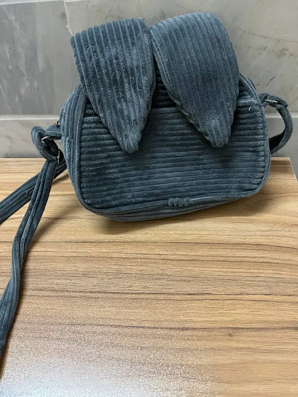 کیف دخترانه|کیف، کفش، کمربند|قم, دروازه چوبی|دیوار