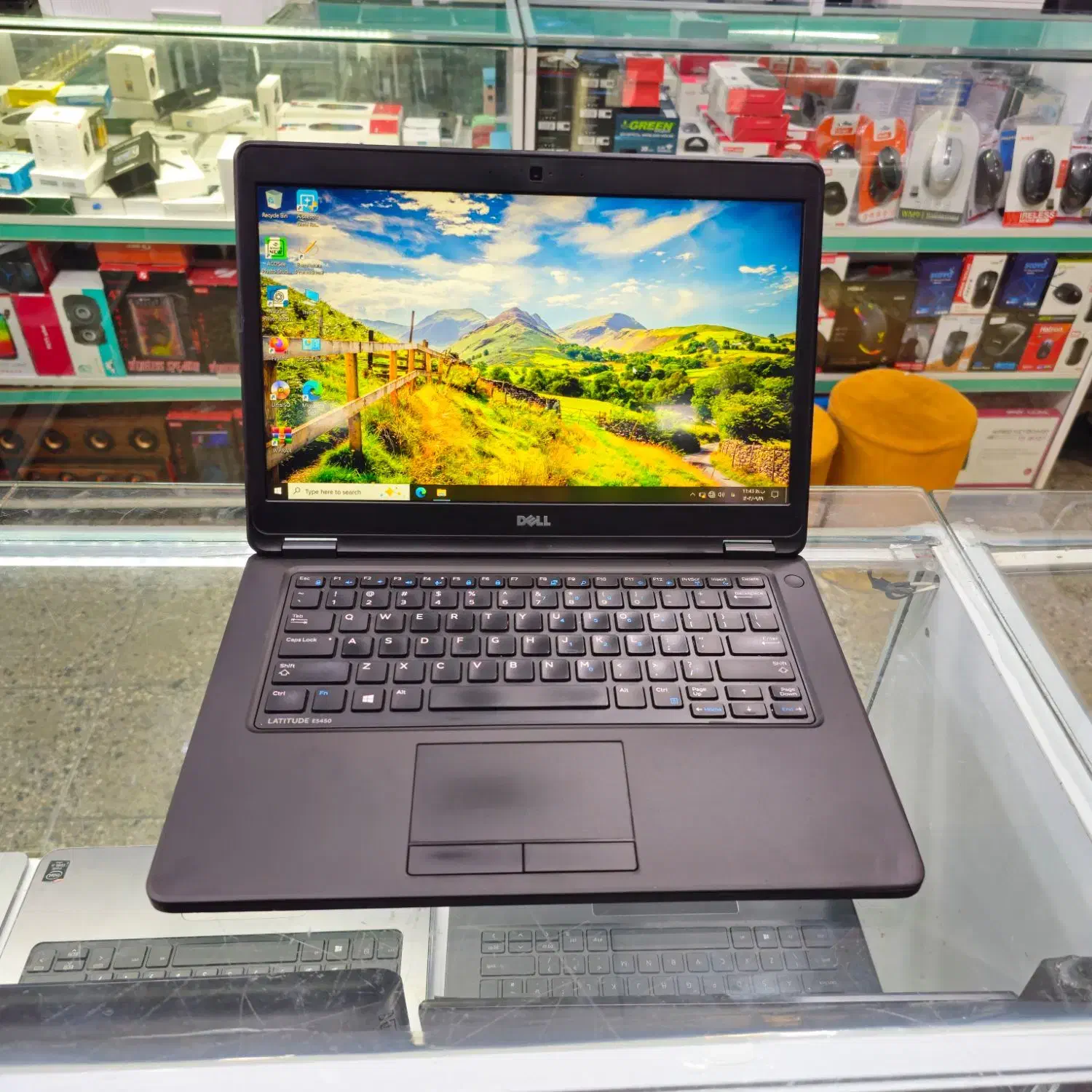 لپتاپ DELL صفحه نمایش خاص ips پردازنده i5رم ۸|رایانه همراه|یاسوج, |دیوار