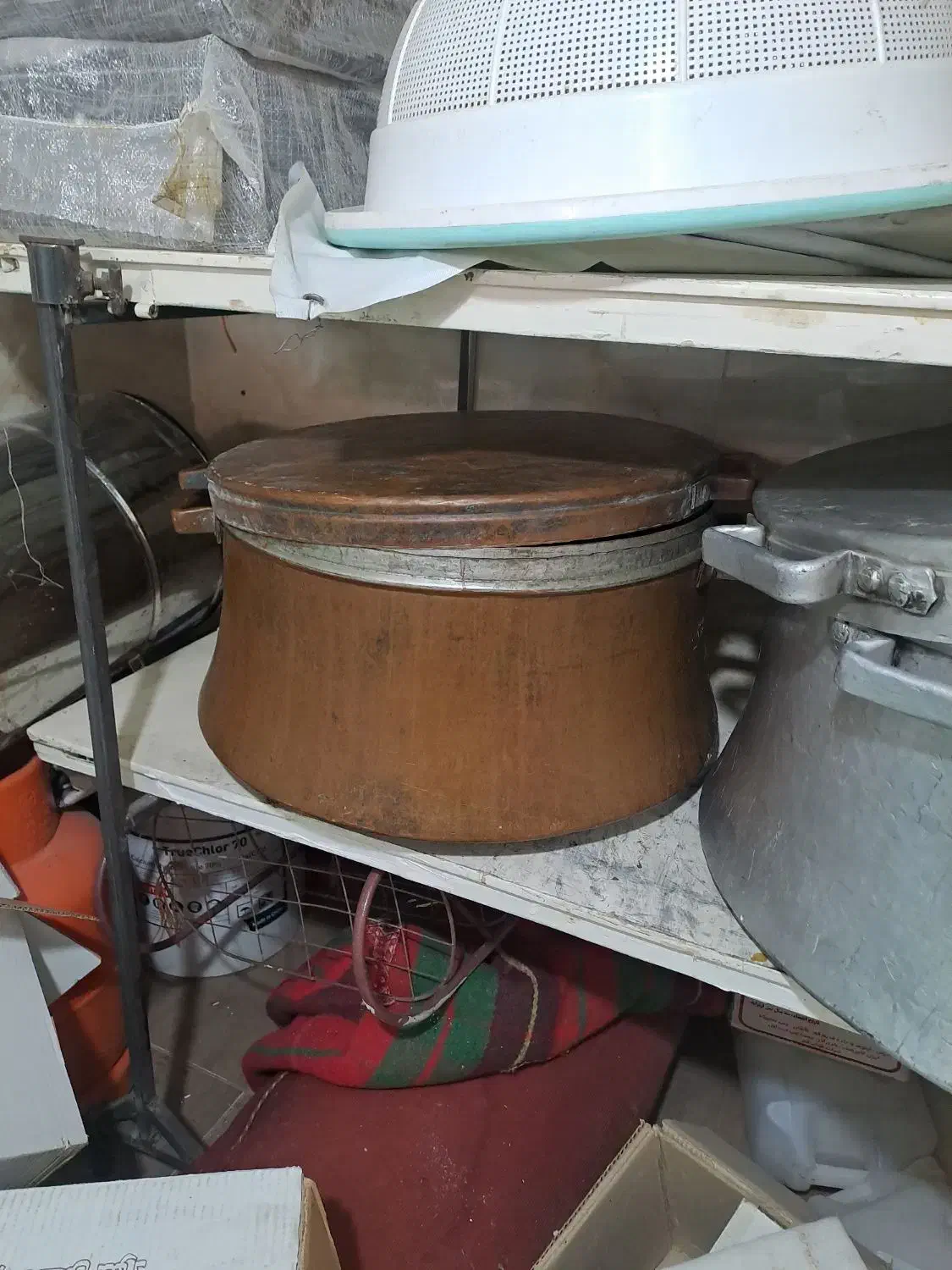 دیگ قدیمی مسی باورق ضخیم چکشی|ظروف پخت‌وپز|فلاورجان, |دیوار