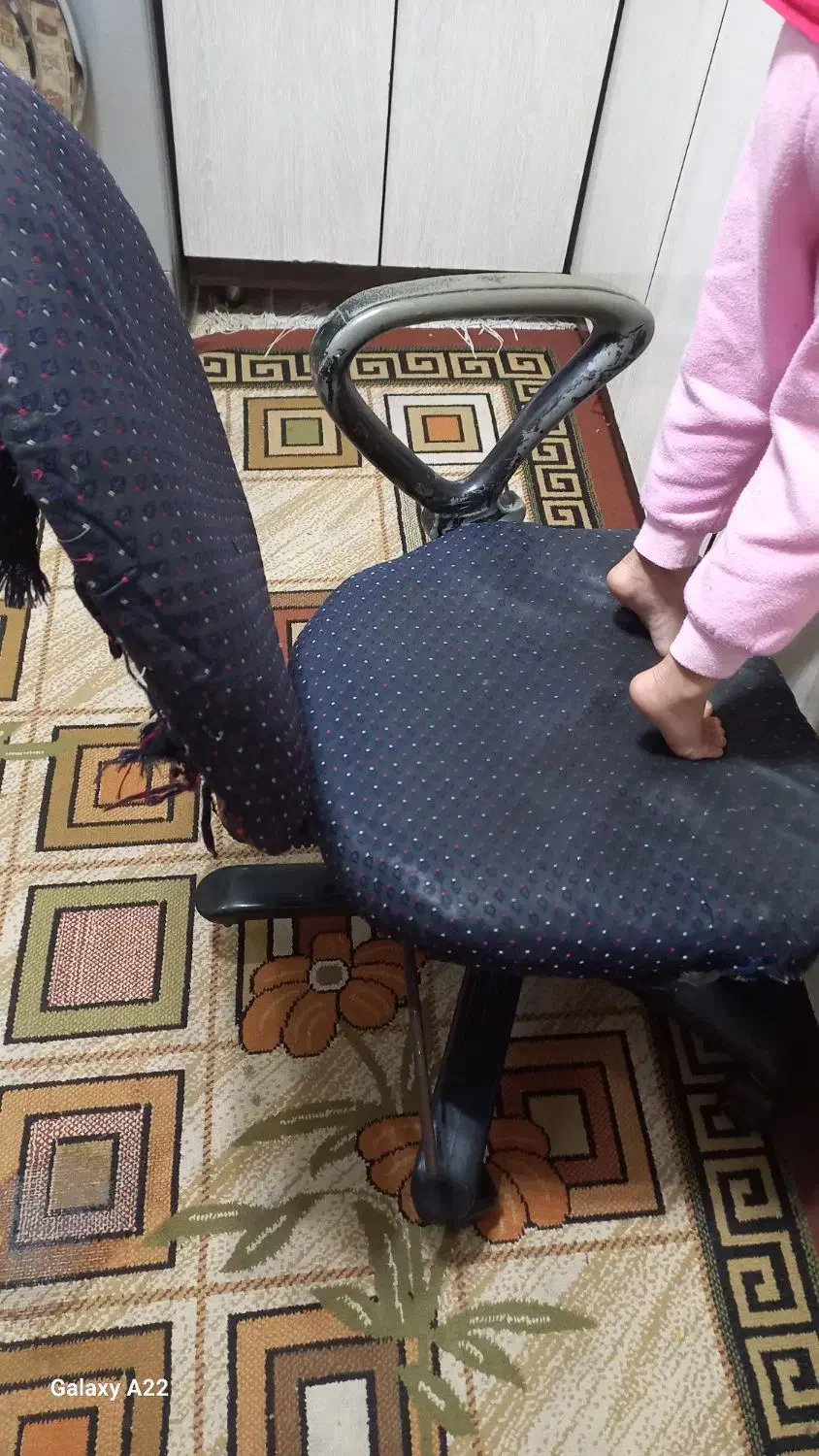 صندلی کارکرده ولی قابل استفاده|صندلی و نیمکت|مشهد, شهرک ابوذر|دیوار