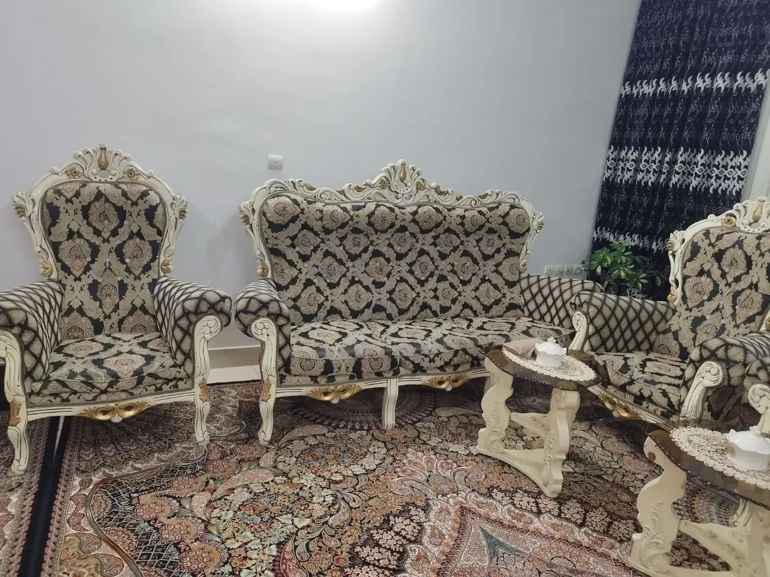 مبل سلطنتی|مبلمان خانگی و میز عسلی|شیروان (خراسان), |دیوار