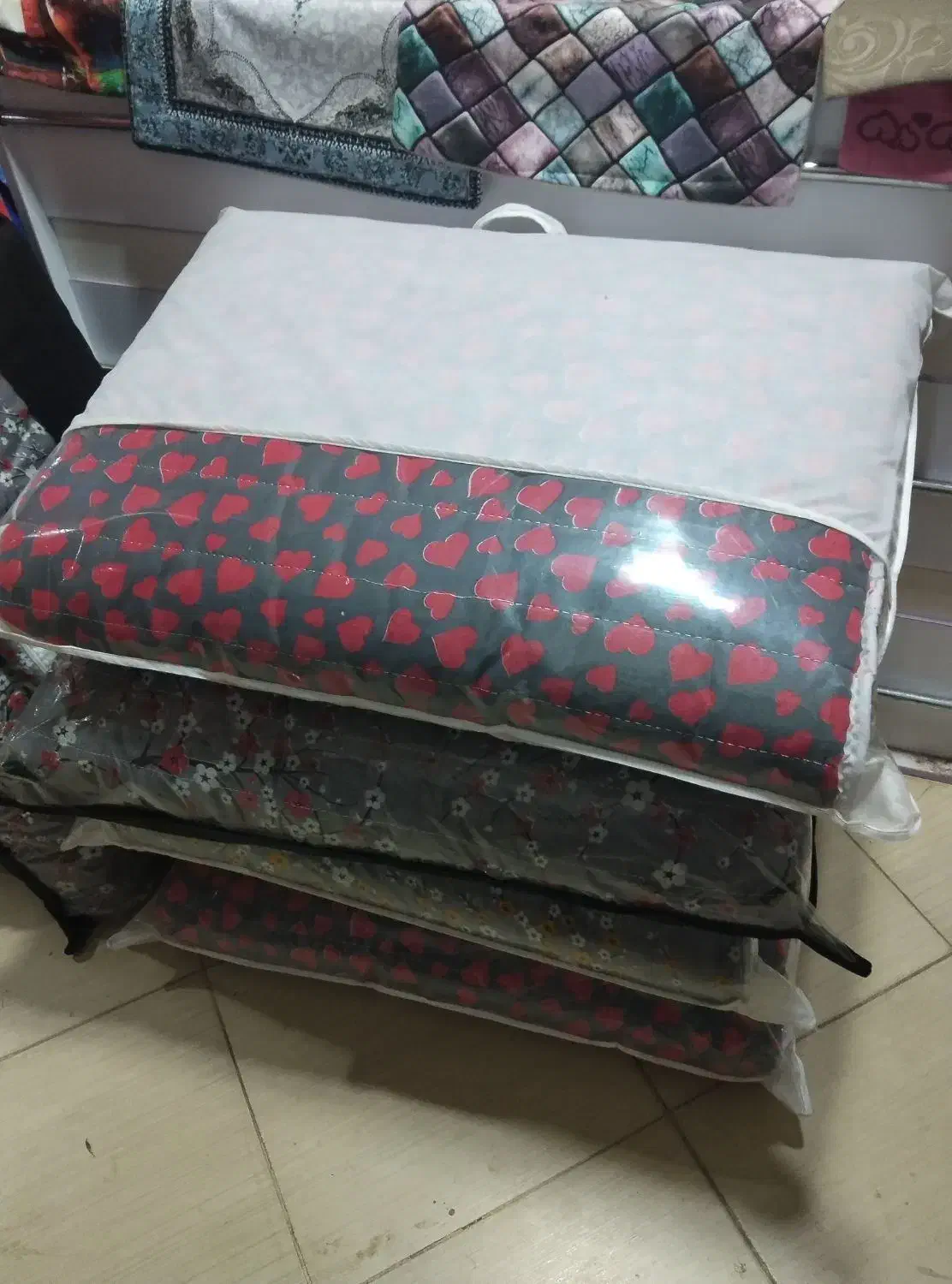 انواع پتو ومسافرتی بالش تشک حاضری|رختخواب، بالش، پتو|تاکستان, |دیوار