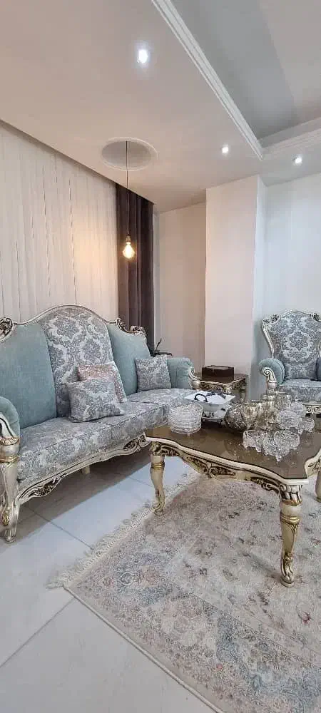 مبل استیل و جلومبلی و عسلی و میز ناهارخوری شش نفره|مبلمان خانگی و میز عسلی|گرمدره, |دیوار