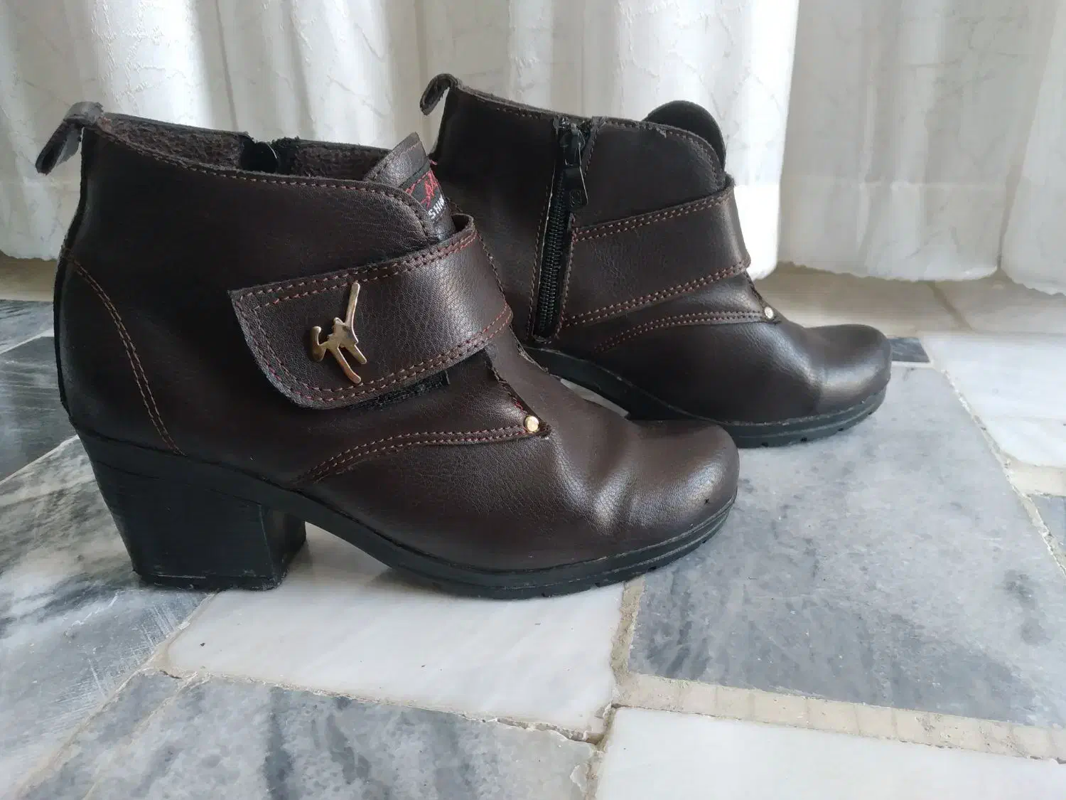 چند عدد کفش در حد نو|کیف، کفش، کمربند|دورود, |دیوار