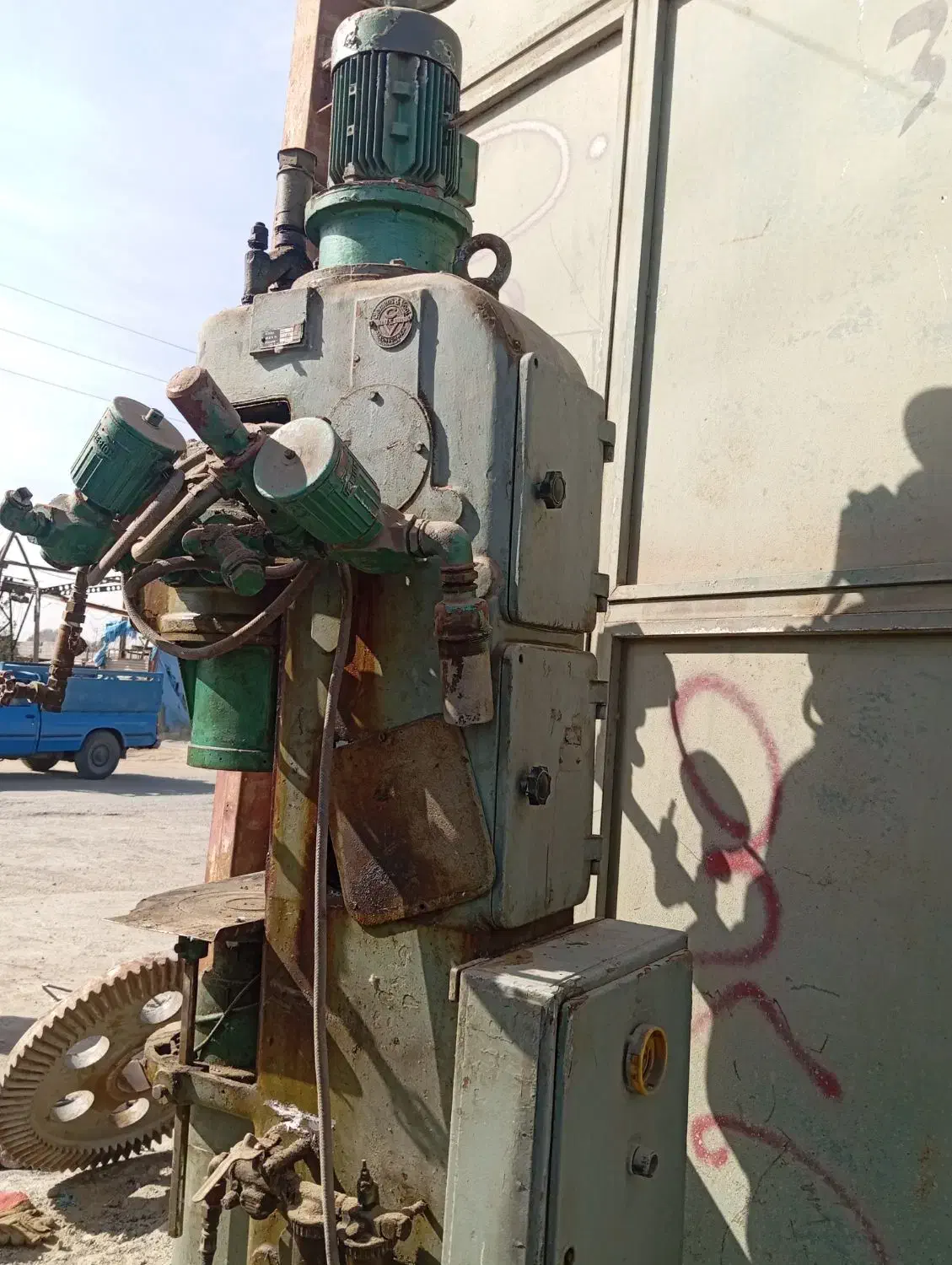 یک عدد دستگاه پلمپ زنه قوطی کنسرو|ماشینآلات صنعتی|قدس, شهرک فرزان|دیوار