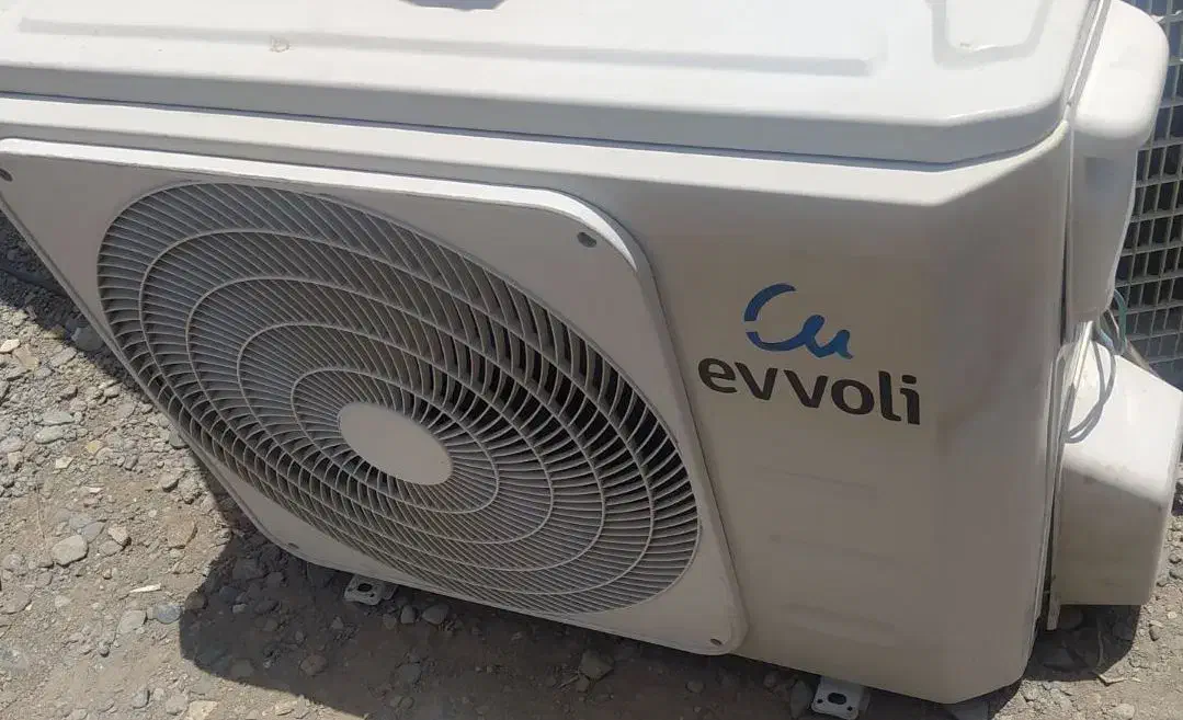 دو دستگاه اسپیلت ۱۲ هزار خیلی تمیز|کولر گازی و فنکوئل|جیرفت, |دیوار