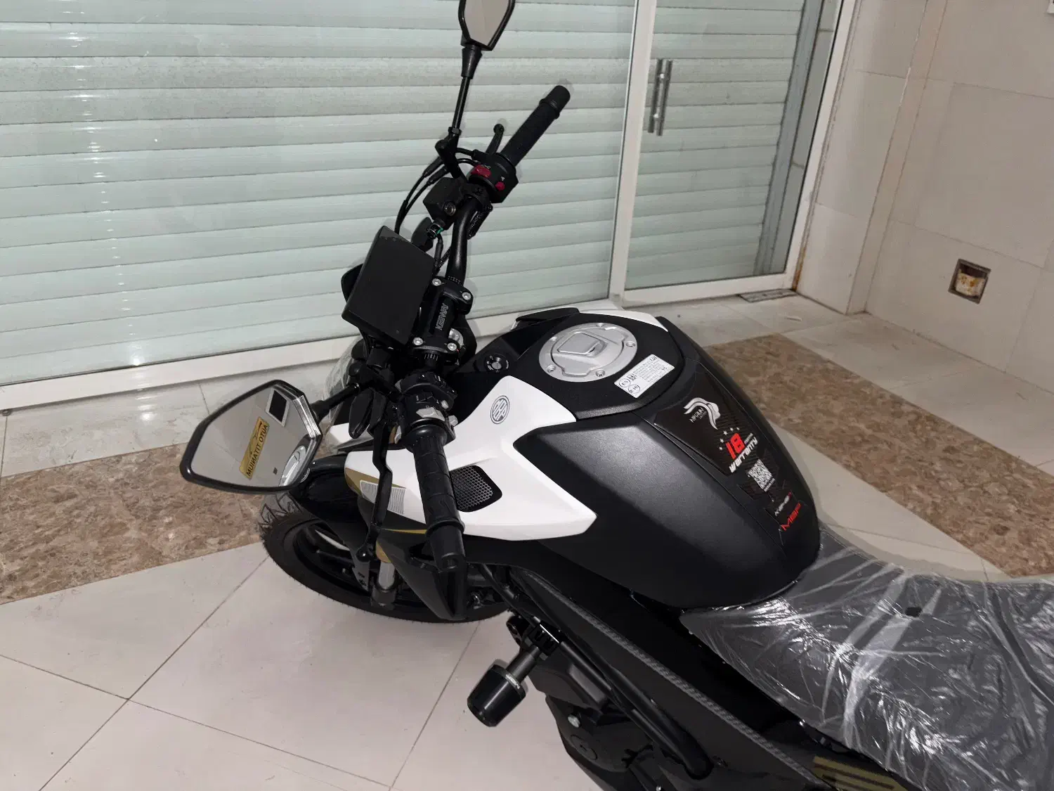 موتور سیکلت کی وی ۲۴۹ نیکران صفر کیلومتر|موتورسیکلت|قم, شهرک خودرو|دیوار