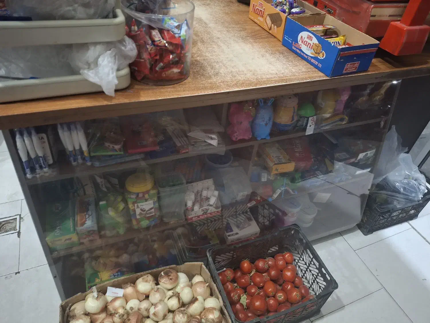 دکوراسیون مغازه|کتابخانه، شلف، قفسه‌های دیواری|یزد, |دیوار