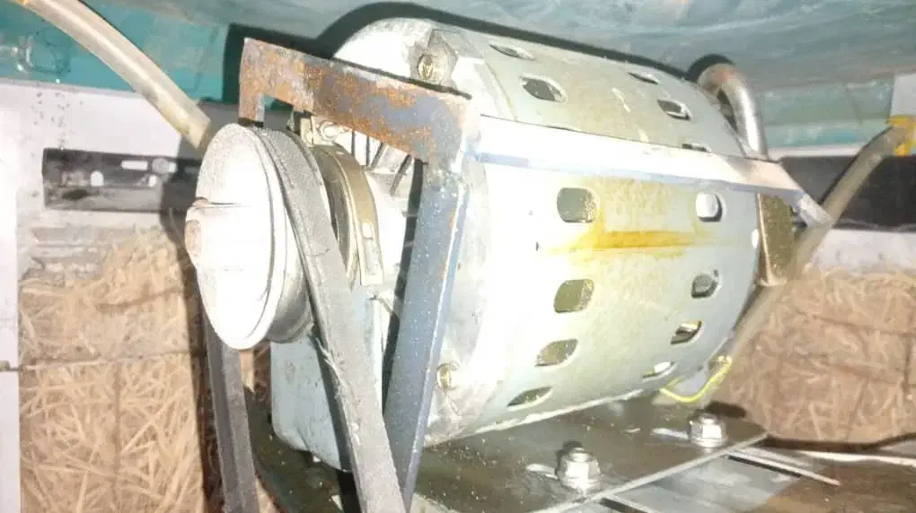 کولرآبی|کولر آبی|قم, مسجد امام حسن|دیوار