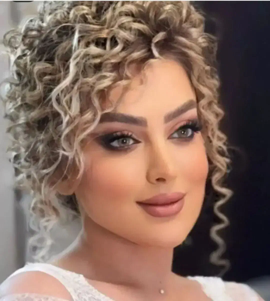 شنیون میکاپ اقتصادی|خدمات آرایشگری و زیبایی|مشهد, مصلی (کارمندان اول)|دیوار