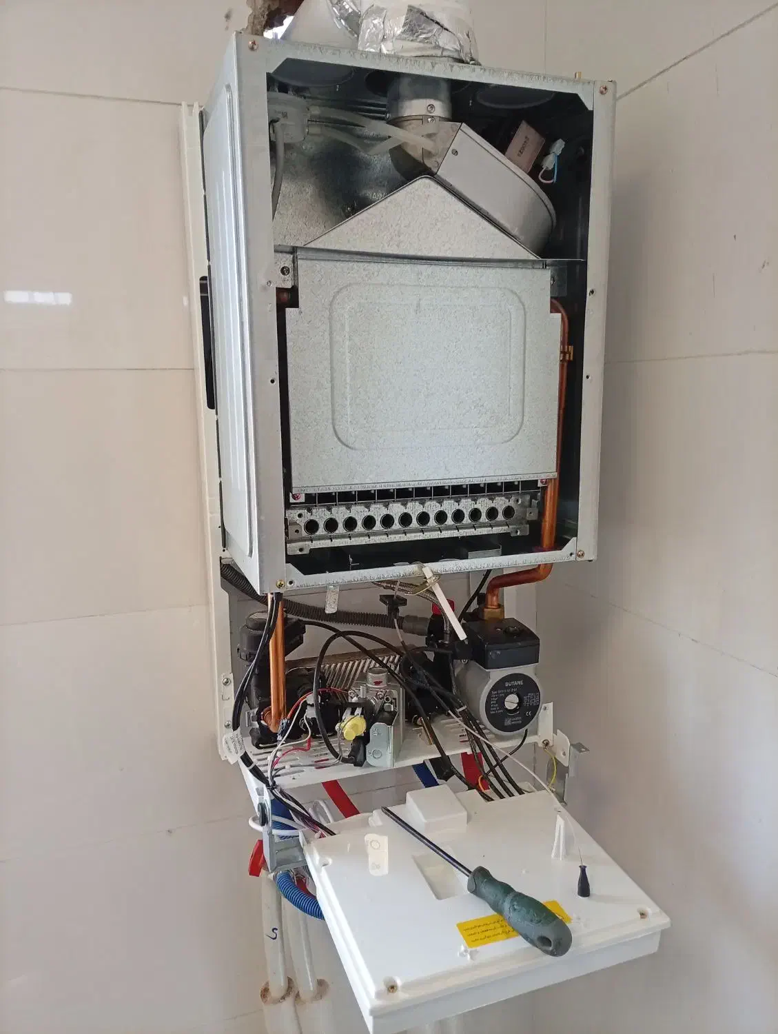 تعمیر و سرویس پکیج دیواری|خدمات پیشه و مهارت|شیراز, شهرک بهشتی|دیوار