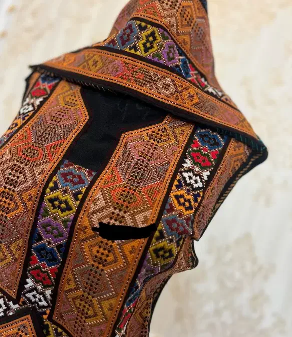 دوخت انواع فنوجی و موسوم شیرازه وجالر|لباس|خاش, |دیوار