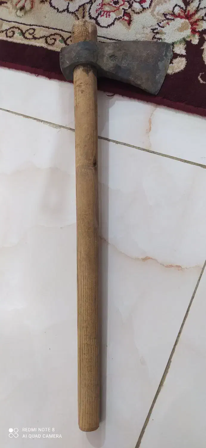 تبر قدیمی|کلکسیون اشیاء عتیقه|کرمانشاه, |دیوار