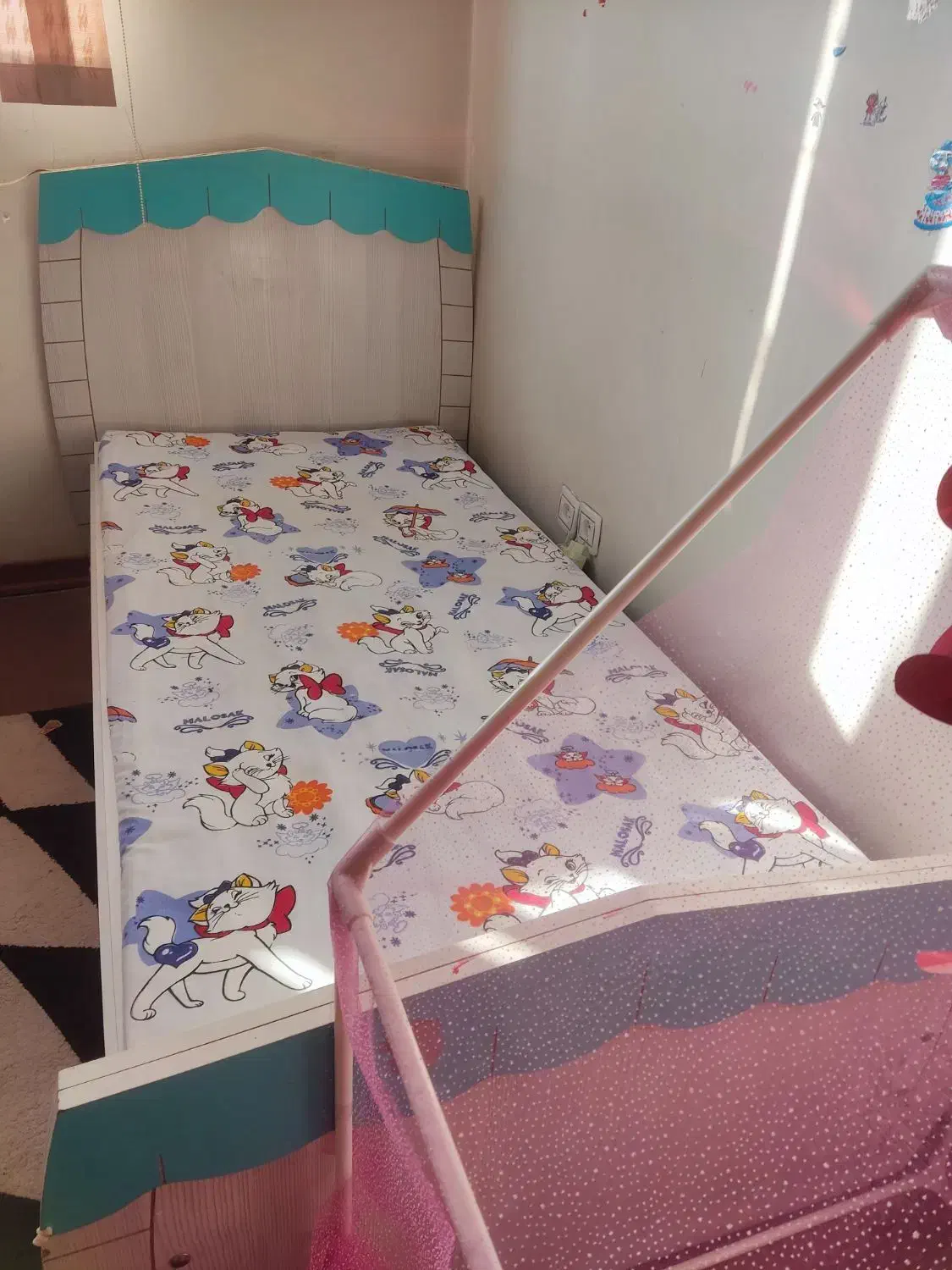 سرویس خواب کودک عالی|تخت و سرویس خواب|شاهین‌شهر, شهرک گلدیس|دیوار