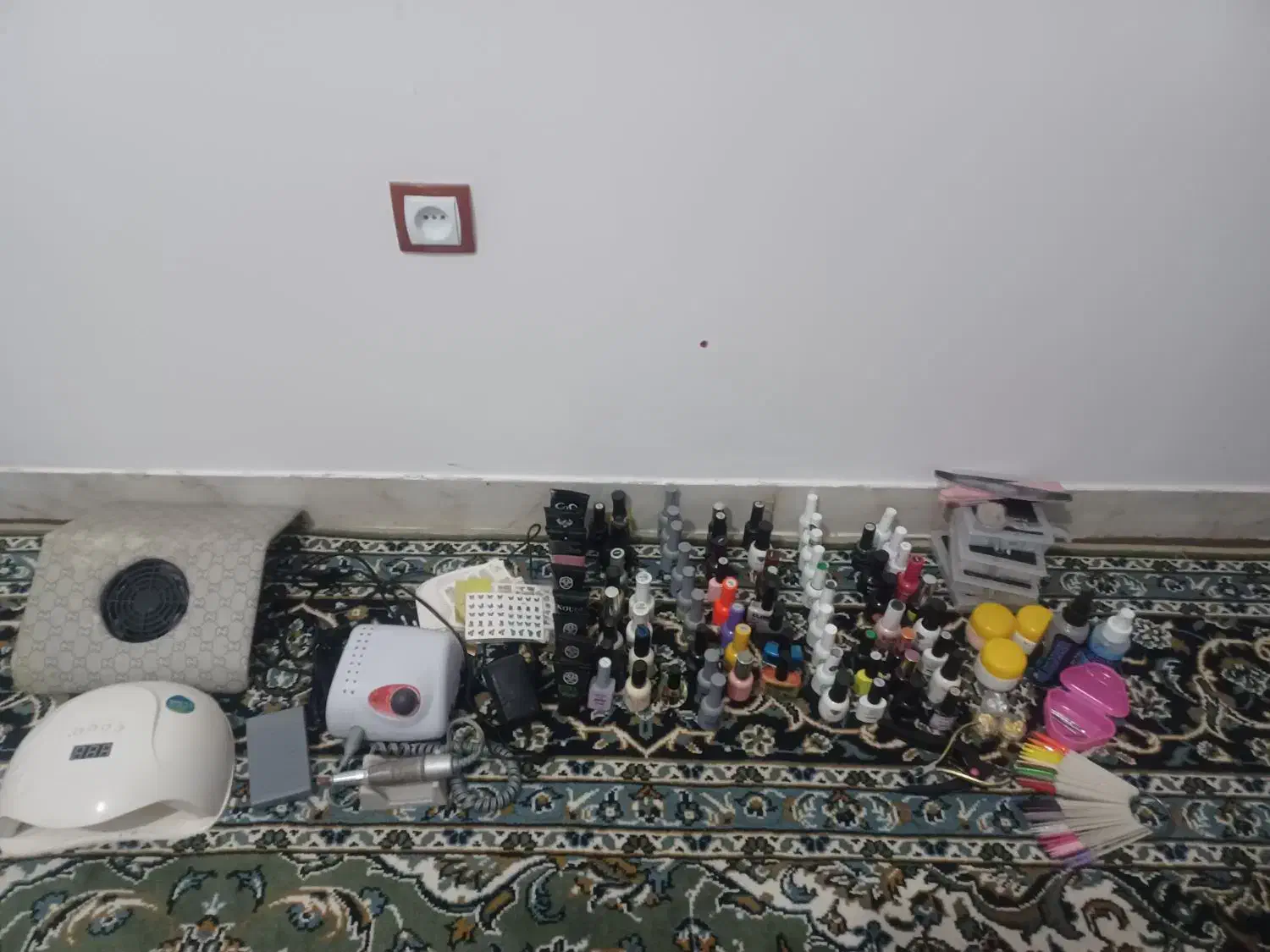 لوازم کاشت ناخن|آرایشگاه و سالن‌های زیبایی|مشگین شهر, |دیوار