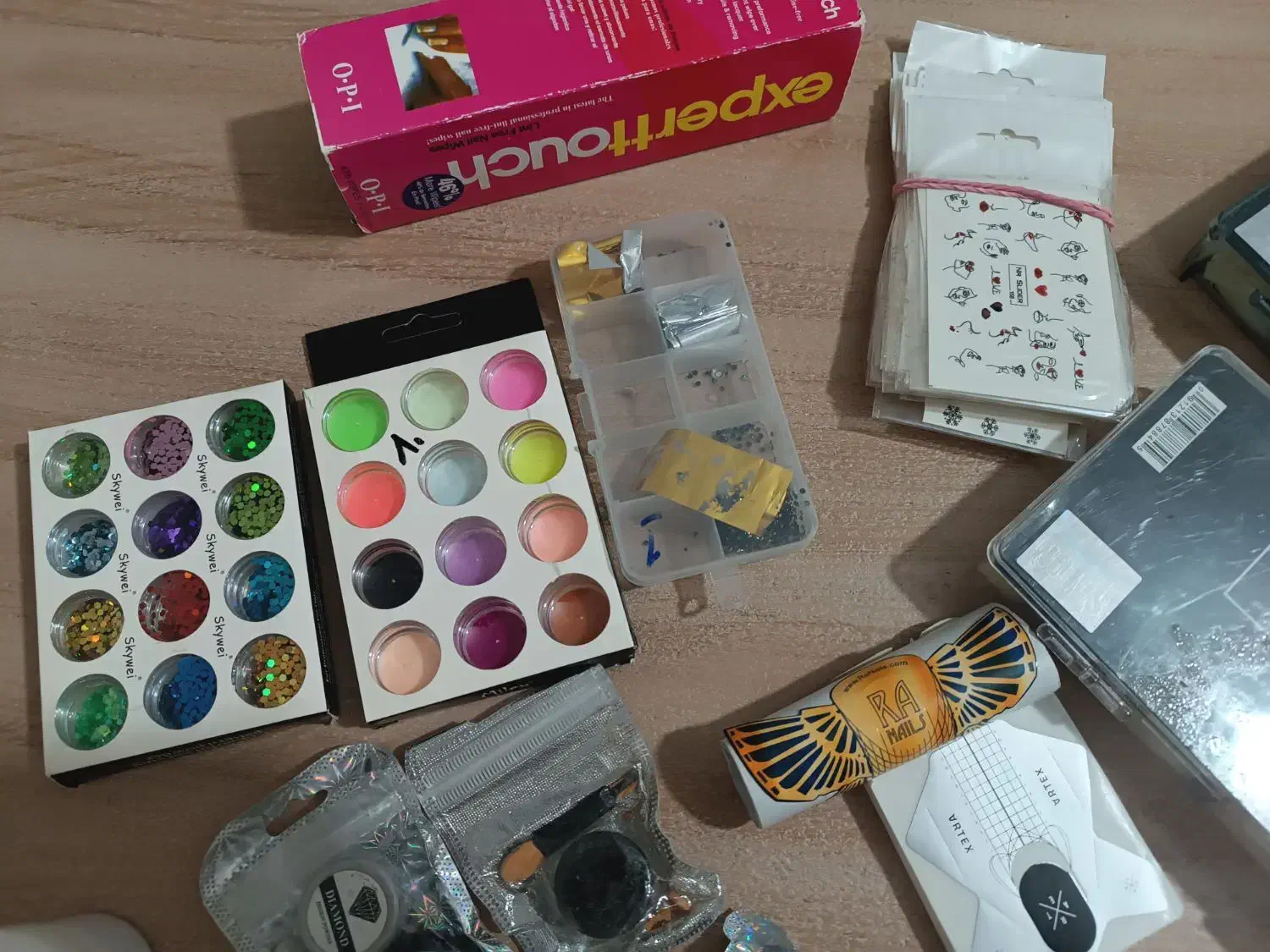 وسایل ناخن|آرایشی، بهداشتی، درمانی|میانه, |دیوار