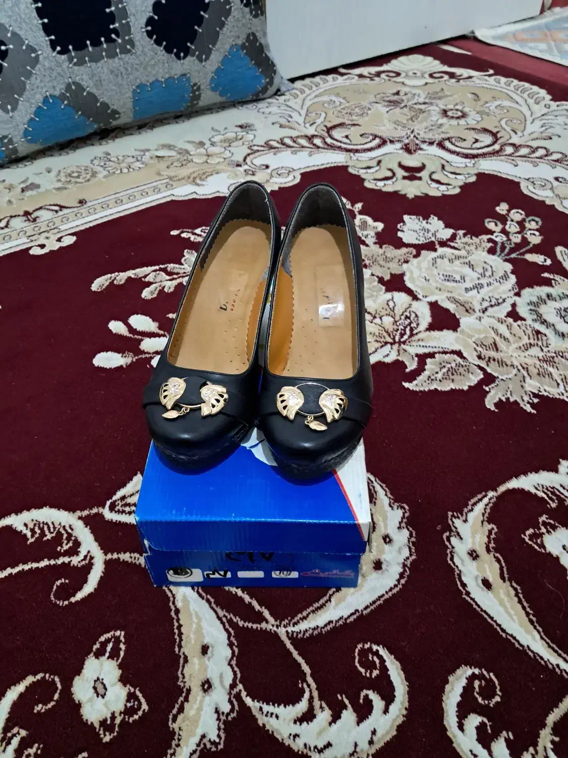 باسلام دوجفت کفش مشکی ساده ۱۵۰تومان چرمه شماره ۳۸|کیف، کفش، کمربند|ساوه, |دیوار