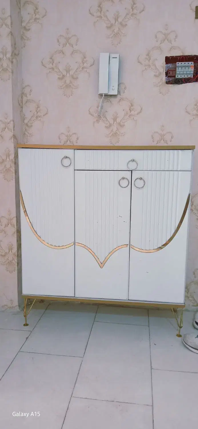 جاکفشی|جاکفشی، کمد، دراور|پرند, فاز ۵|دیوار