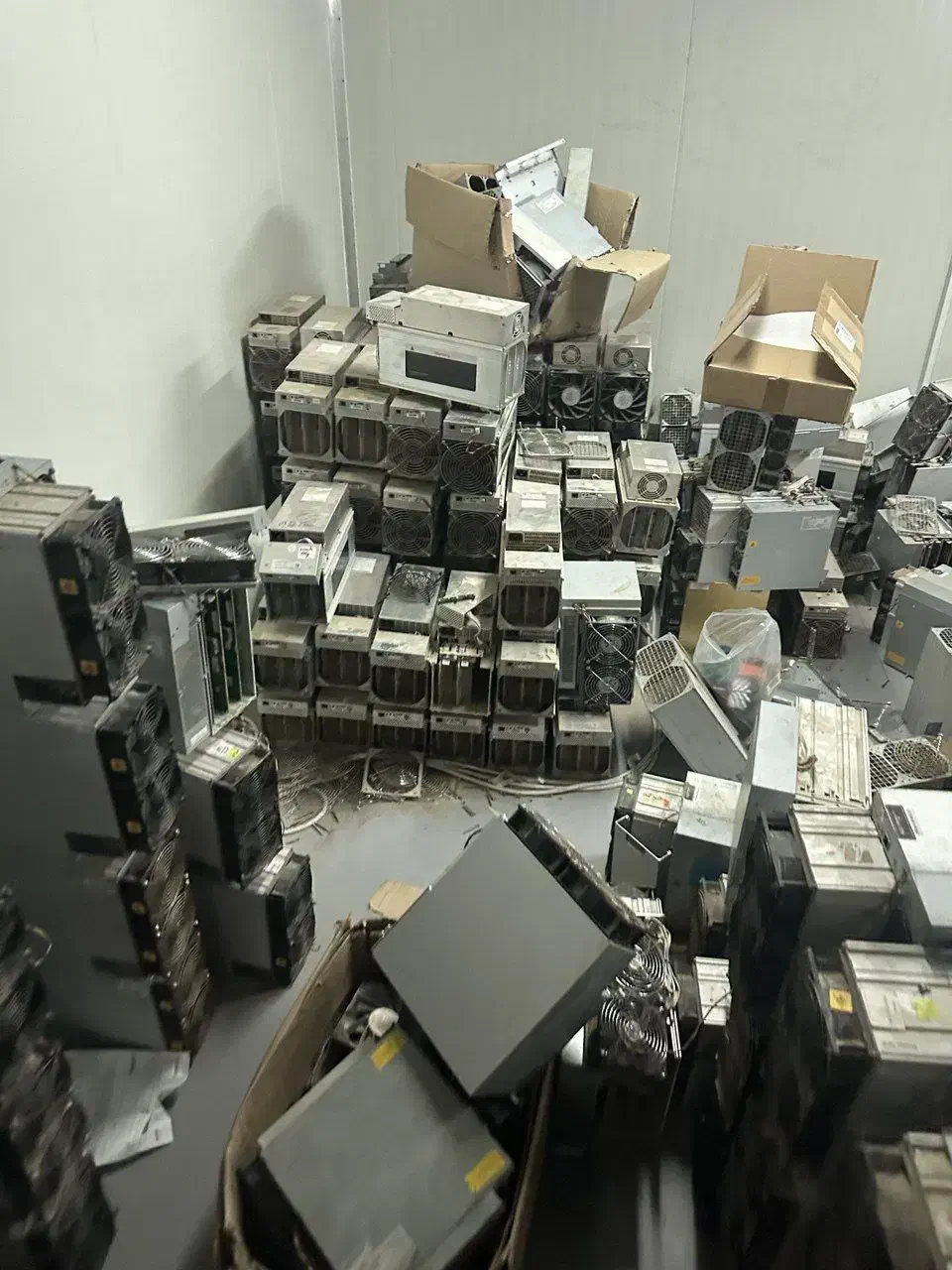 خریدار  ماینراستوک|خدمات رایانه‌ای و موبایل|تهران, تهرانسر مرکزی|دیوار