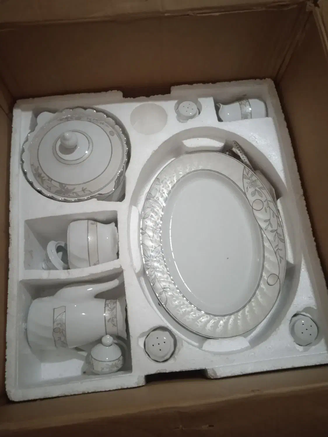 سرویس چینی ۶نفره نو|ظروف سرو و پذیرایی|محمدیه-قزوین, |دیوار