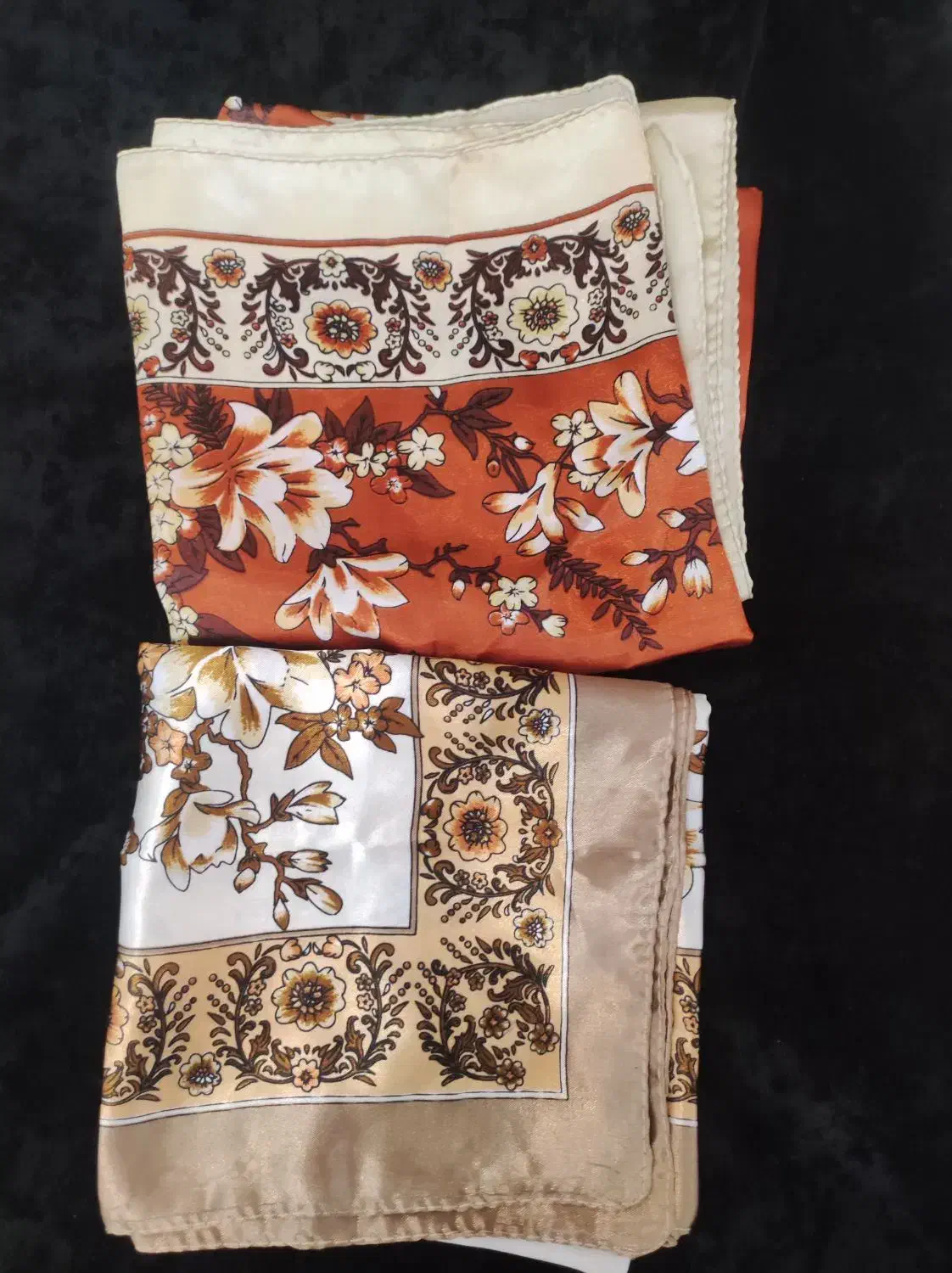 لباس های نو نو|لباس|شاهینشهر, بوستان حافظ|دیوار