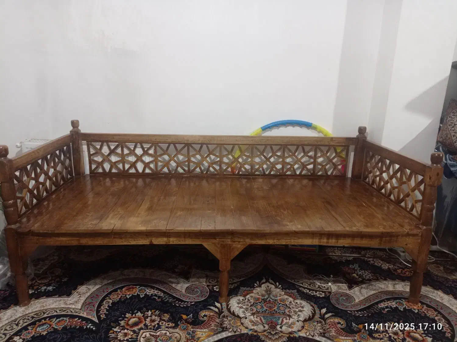 تخت سنتی بزرگ و سفارشی درست شده|تخت و سرویس خواب|الوند, |دیوار