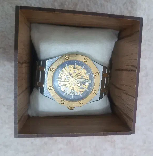 ساعت مچی|ساعت|یاسوج, |دیوار