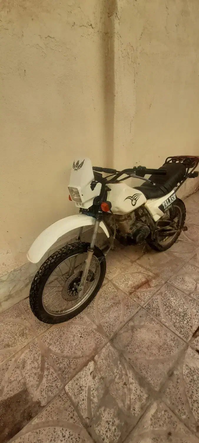 موتورتریل|موتورسیکلت|صائین قلعه, |دیوار