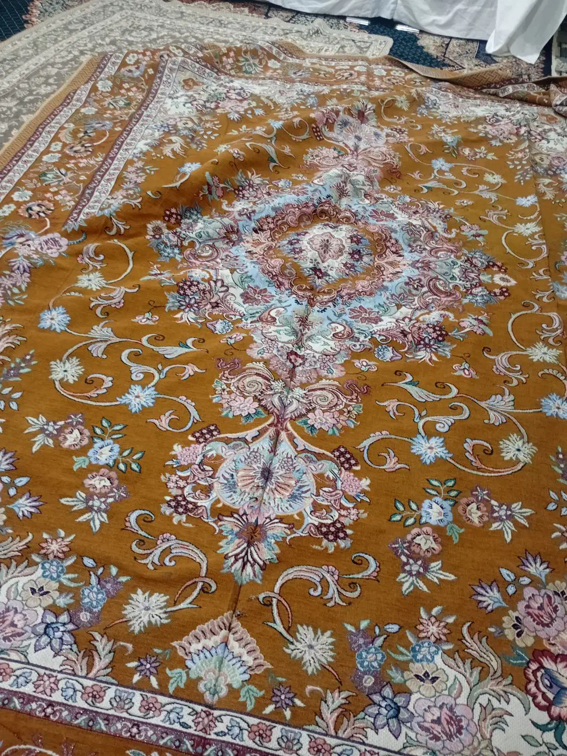 روفرشی درحد نو سه درچهار|روفرشی|نیشابور, مازول|دیوار