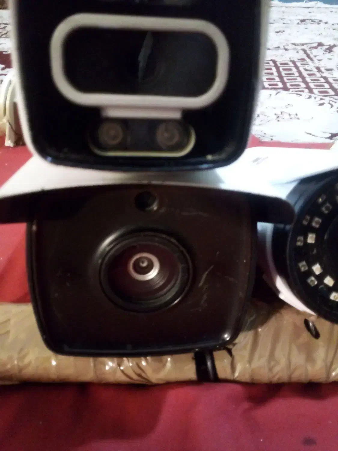 دوربین مدار بسته  ۴ عدد دید در شب  و حرفه ای|دوربین مداربسته|ساری, |دیوار