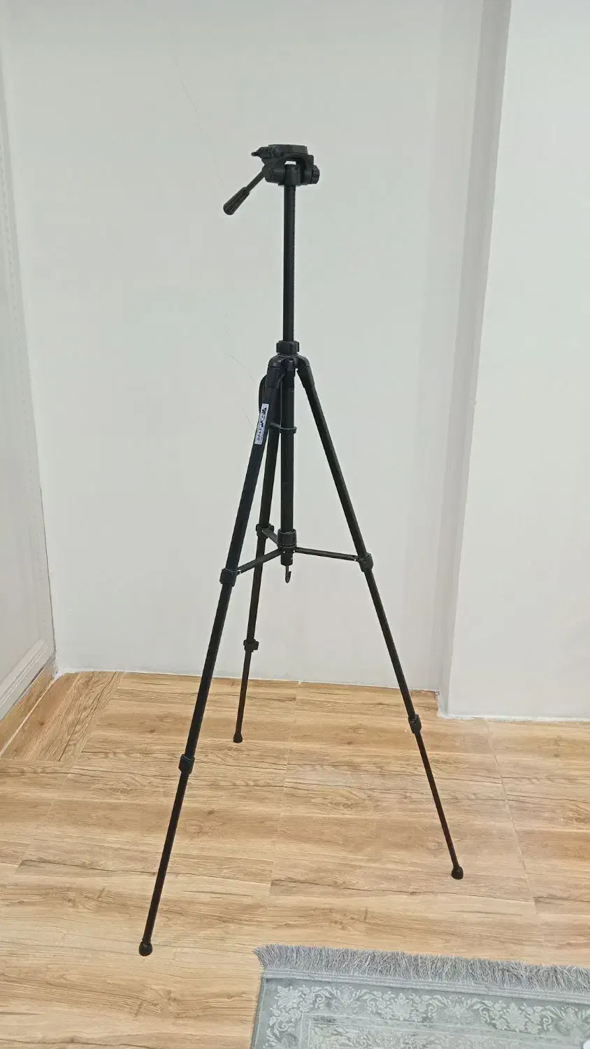 پایه دوربین|دوربین عکاسی و فیلم‌برداری|رباط‌کریم, نصیرشهر|دیوار