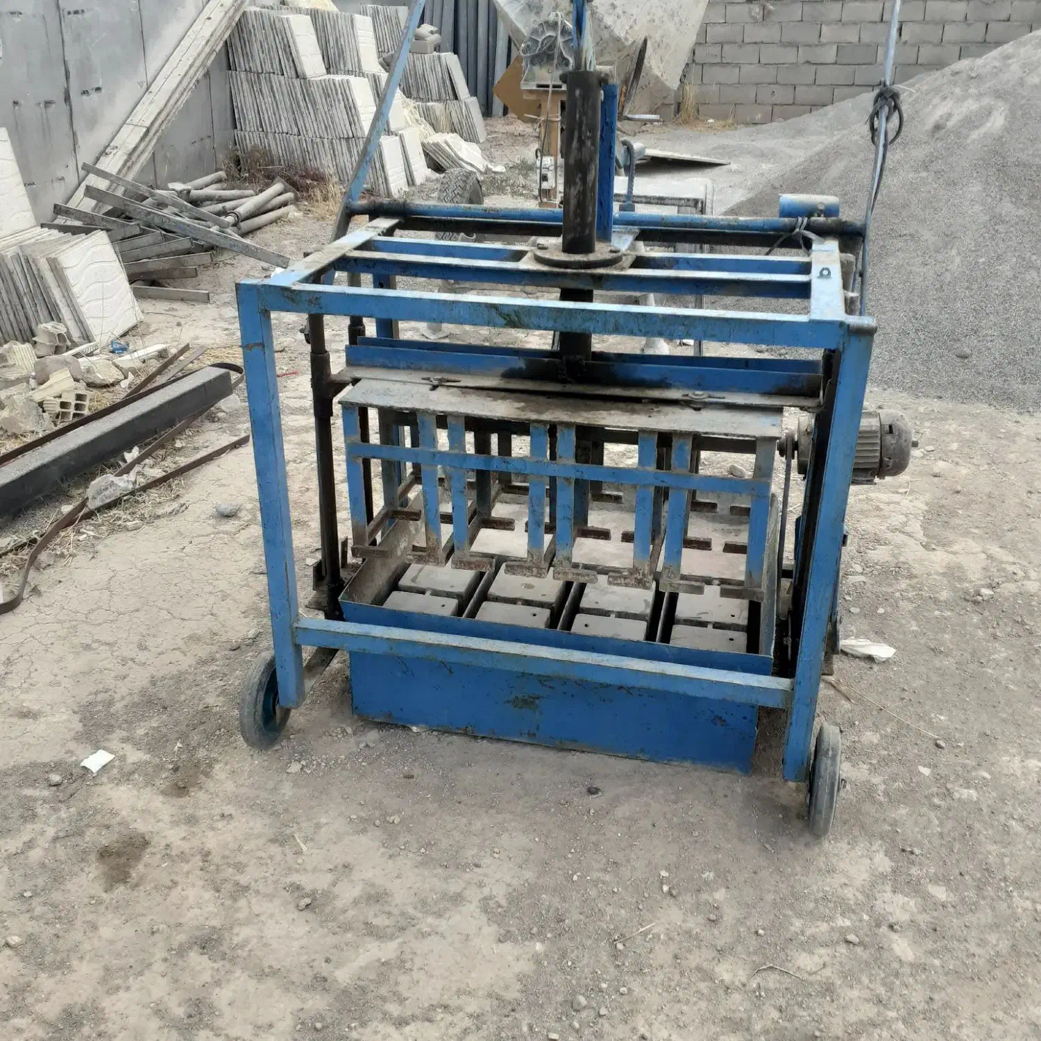 بلوک زن ۴ قالبه ته باز|ماشین‌آلات صنعتی|کوهدشت, |دیوار