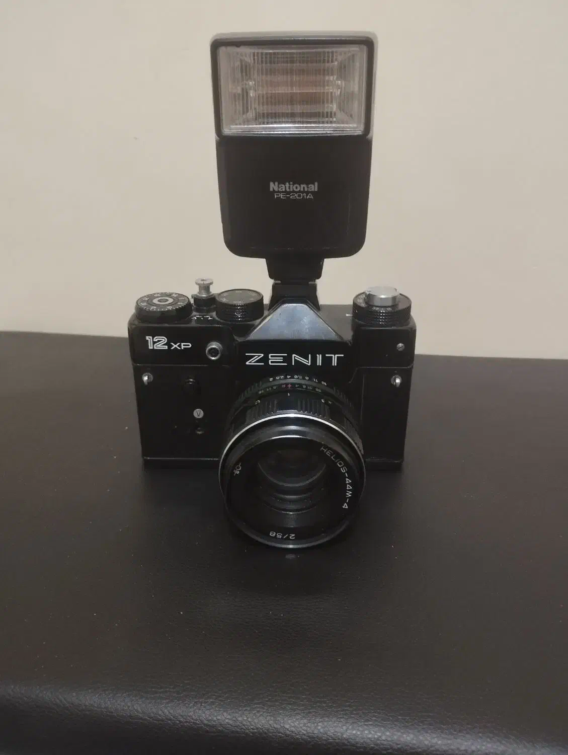 دوربین کلکسیونی|دوربین عکاسی و فیلمبرداری|همدان, |دیوار