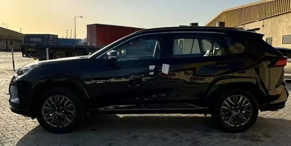 معاوضه  تویوتا وایلدلندر با آپارتمان|خودرو سواری و وانت|مشهد, بهاران|دیوار