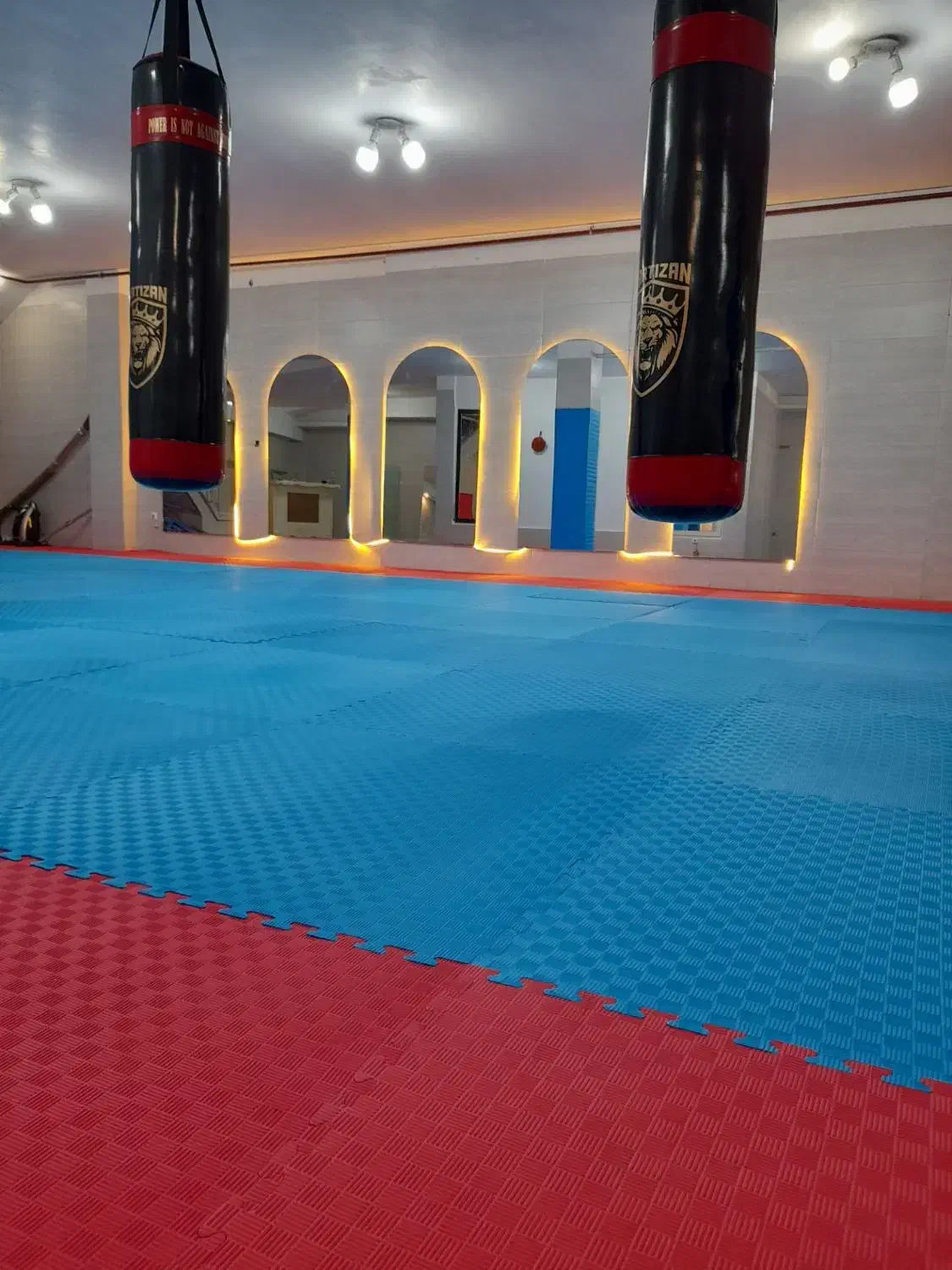 اجاره باشگاه ورزشی|اجارهٔ مغازه و غرفه|نیشابور, میدان حافظ|دیوار