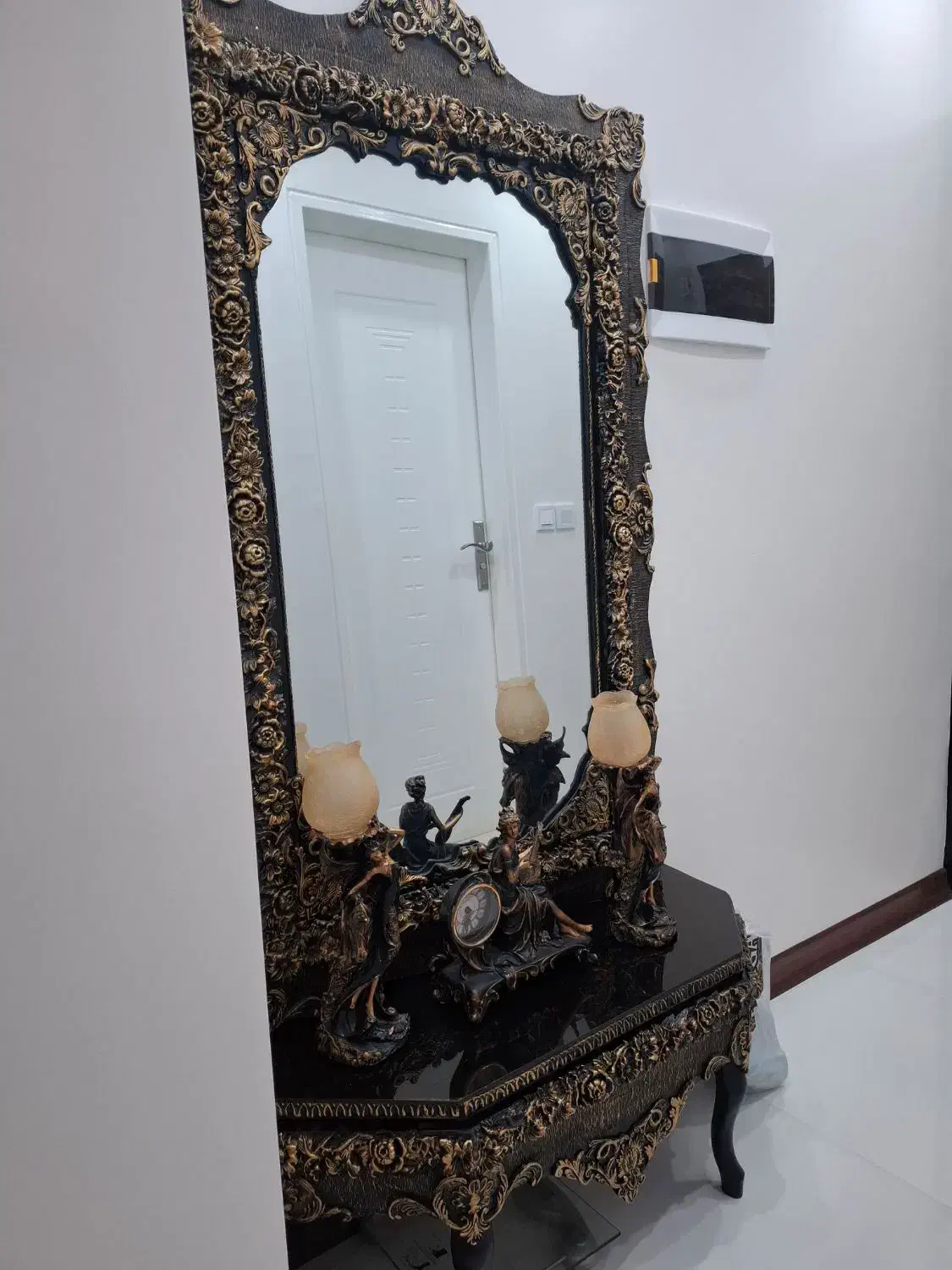 آینه و شمعدان|بوفه، ویترین، کنسول|تهران, سبلان (لشگر)|دیوار