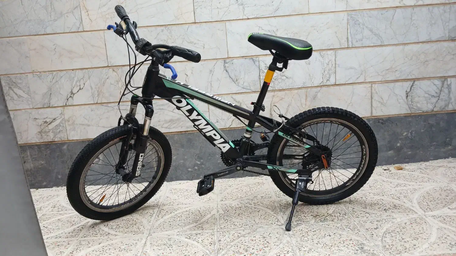 دوچرخه اولمپیا ۲۰|دوچرخه، اسکیت، اسکوتر|ری, شهادت|دیوار