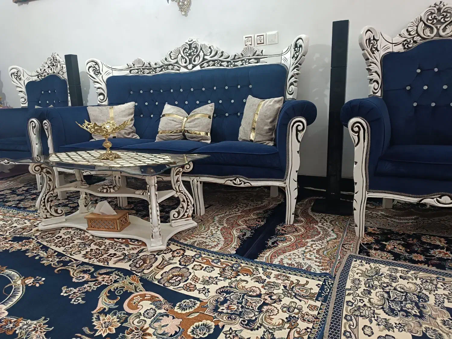 مبل سلطنتی نه نفره|مبلمان خانگی و میز عسلی|بروجرد, |دیوار