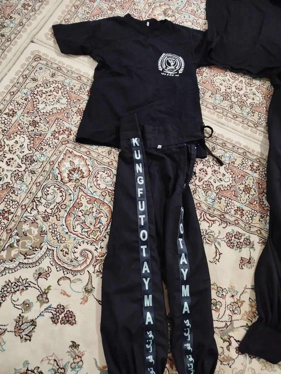 دو دست لباس کنگ فو و وسایل مبارزه|لباس|جوانرود, |دیوار