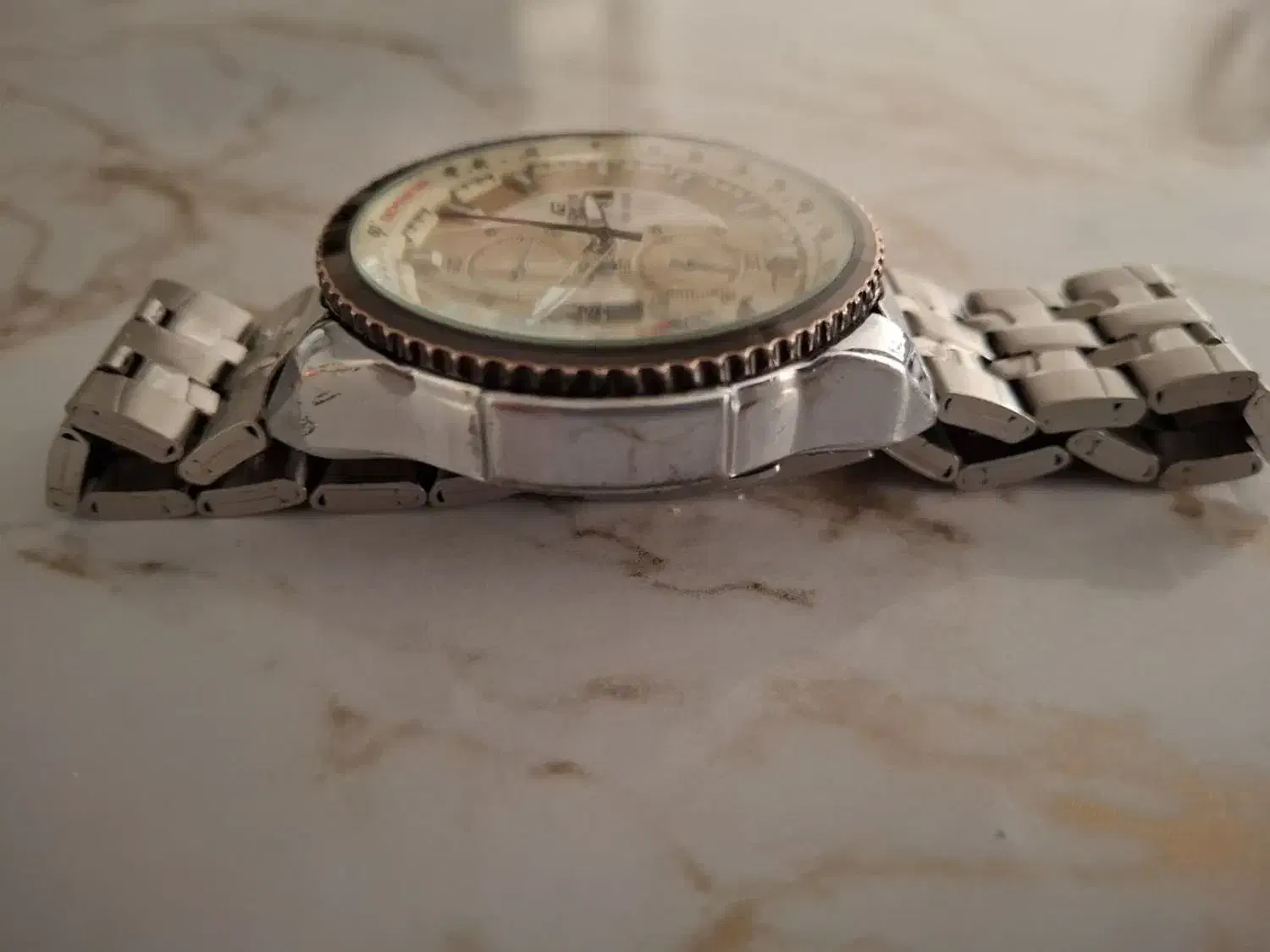 ساعت|ساعت|اصفهان, پوریای ولی|دیوار