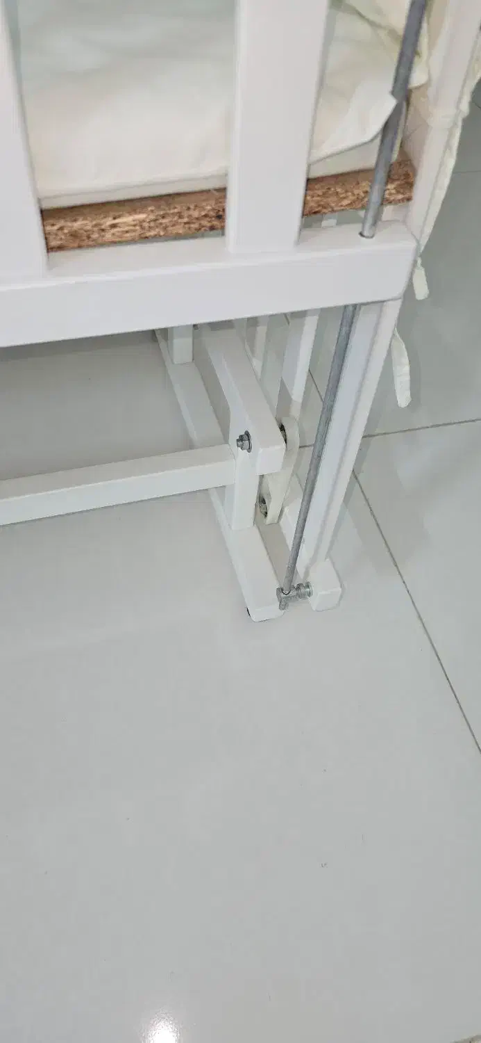 تخت گهواره کنار مادر ۲کاره|تخت و صندلی بچه|هشتگرد, هشتگرد قدیم|دیوار