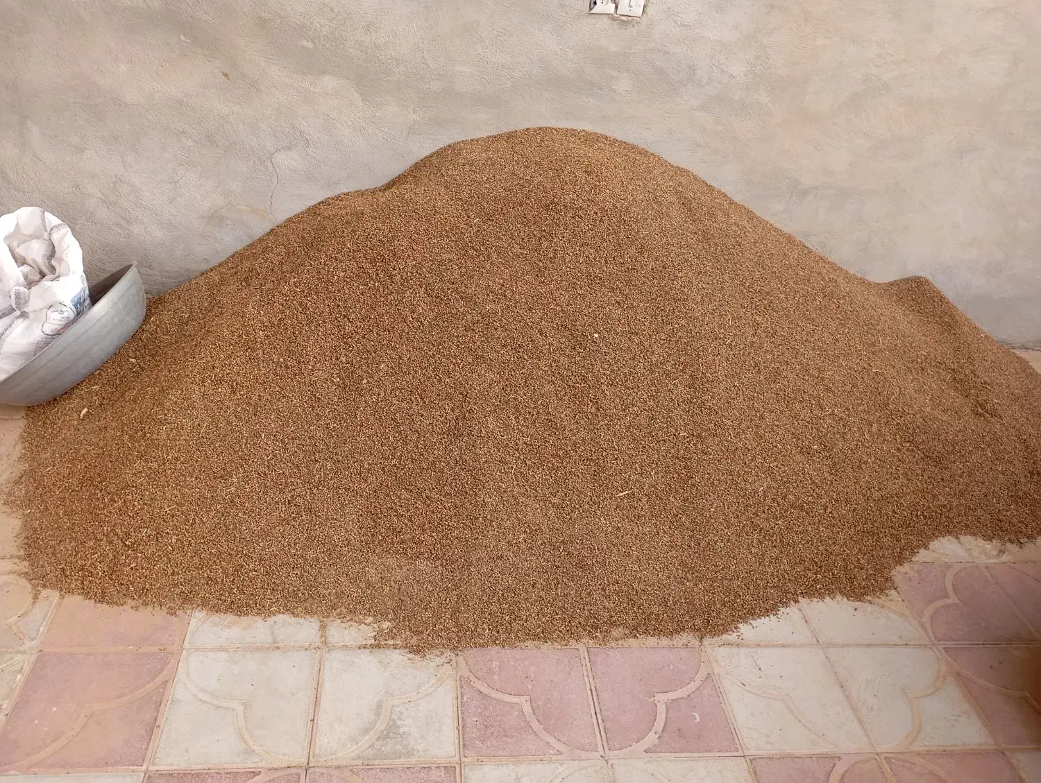 کاه ریحون|عمده‌فروشی|شیبکوه (فارس), |دیوار