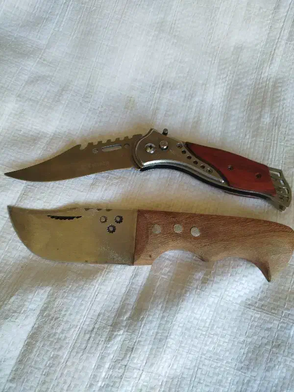 چاقو جیبی|کلکسیون اشیاء عتیقه|بروجرد, |دیوار