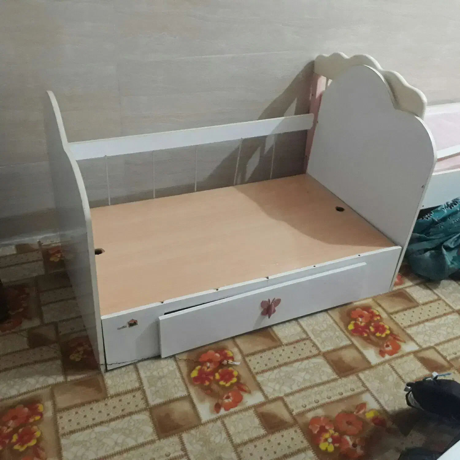 تخت کودک|تخت و سرویس خواب|ارطه, |دیوار