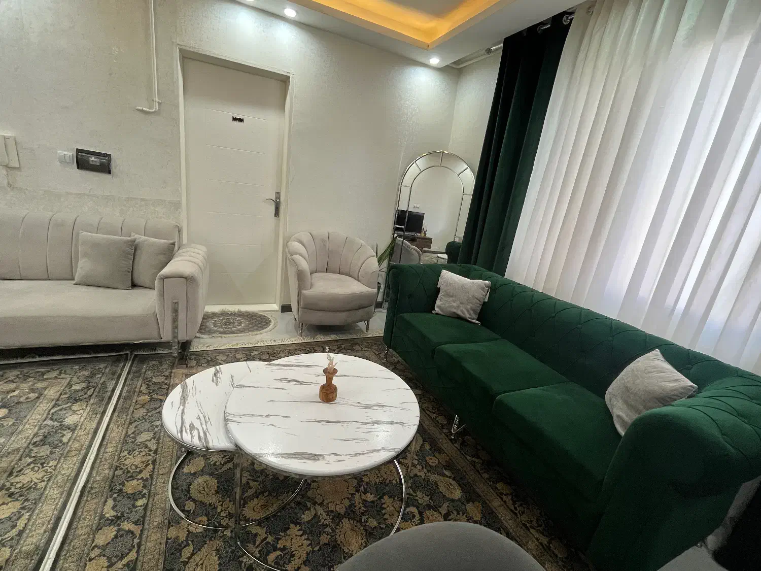 مبل شیک ۷نفره|مبلمان خانگی و میز عسلی|قزوین, |دیوار