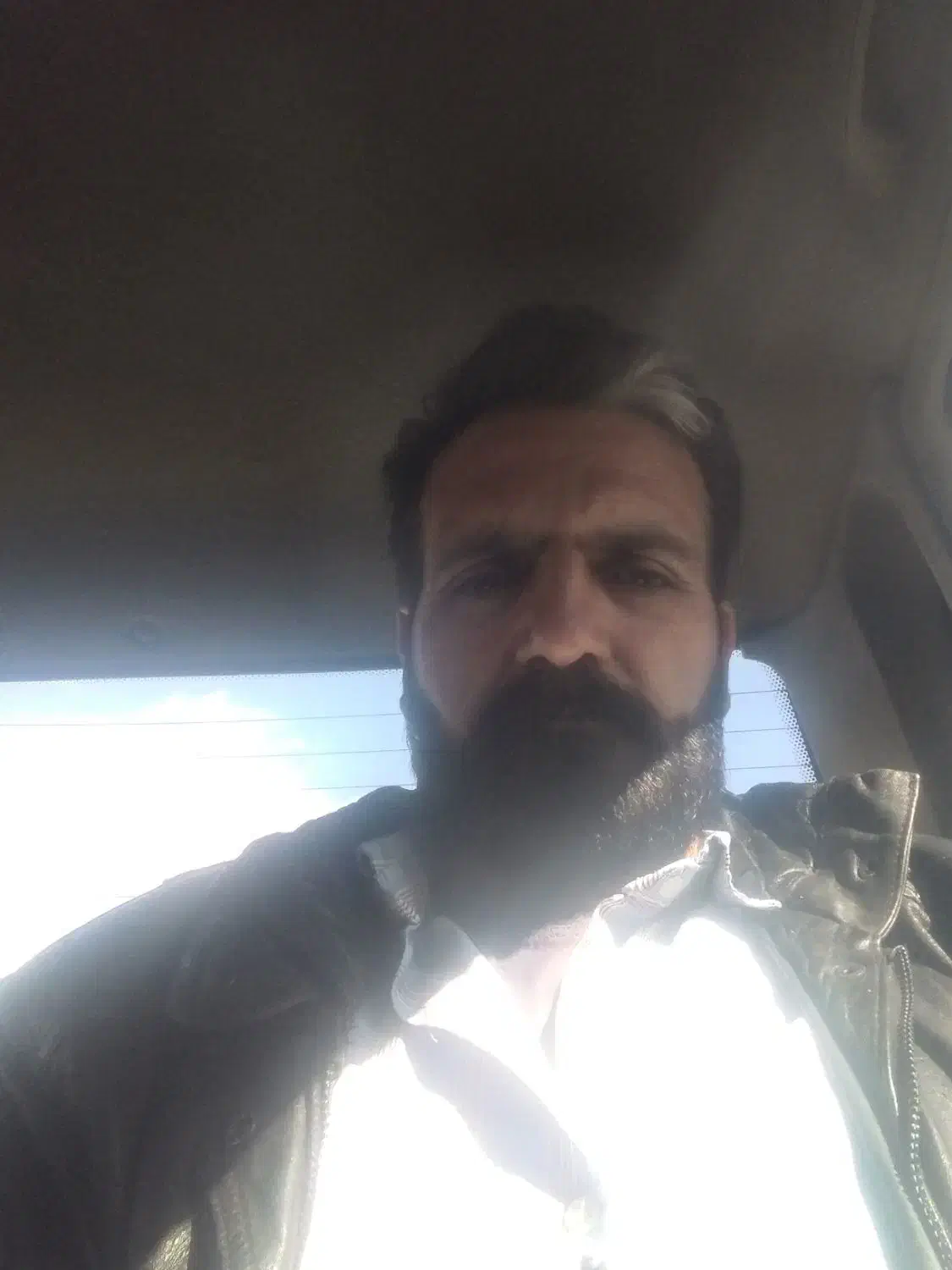 کیف مدارک|اشیا|سبزوار, قلعه‌نو دهزار|دیوار