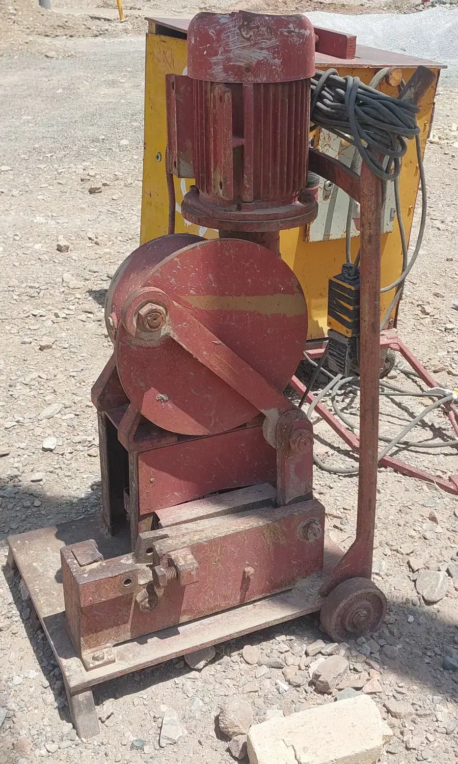 خم و برش برقی سه فاز|مصالح و تجهیزات ساختمان|نائین, |دیوار