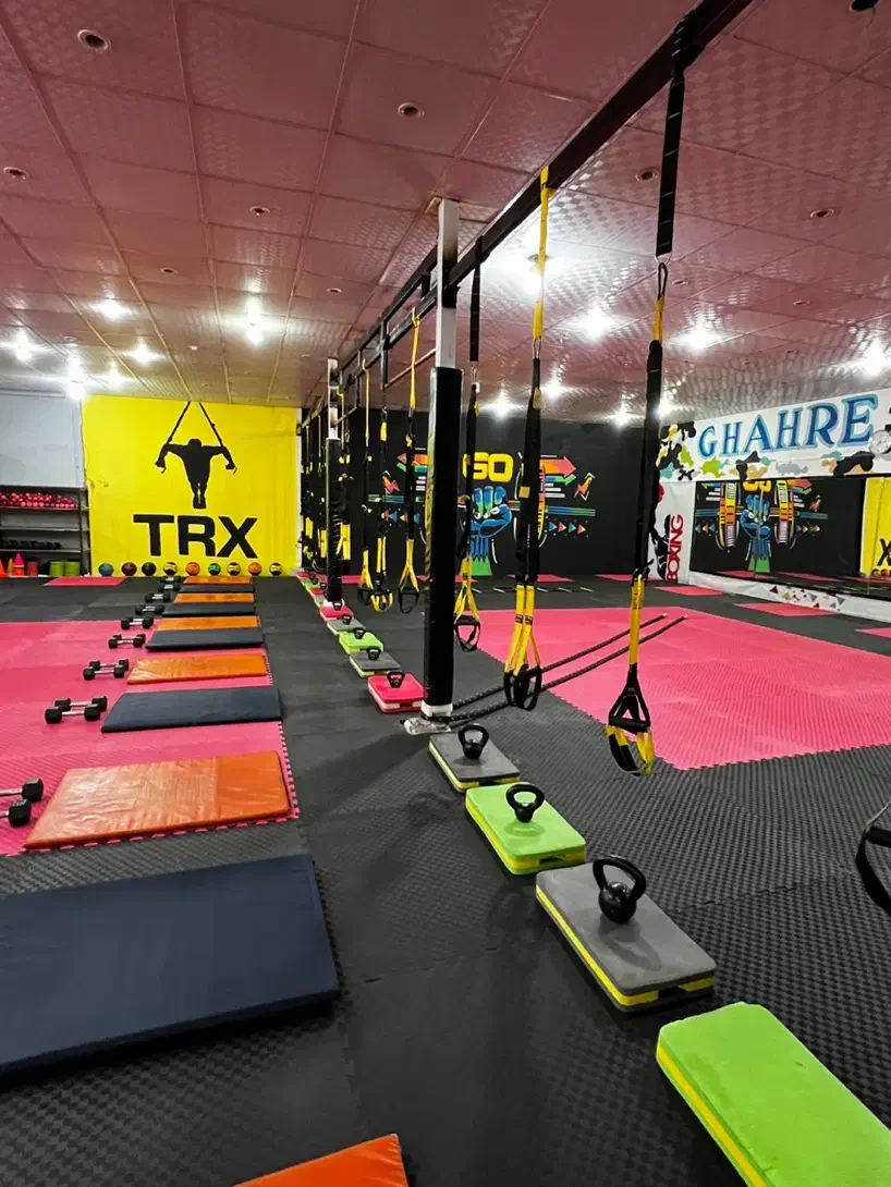 باشگاه ورزشی قهرمانان(بانوان)|خدمات آموزشی|قم, زنبیل آباد|دیوار