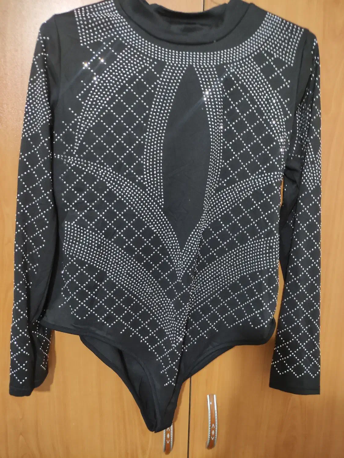 لباس بادی|لباس|سنندج, |دیوار